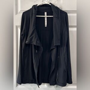 LULULEMON Black Coast Easy Wrap Jacket Women Size 4 Asymmetrical Zip Thumb Hole